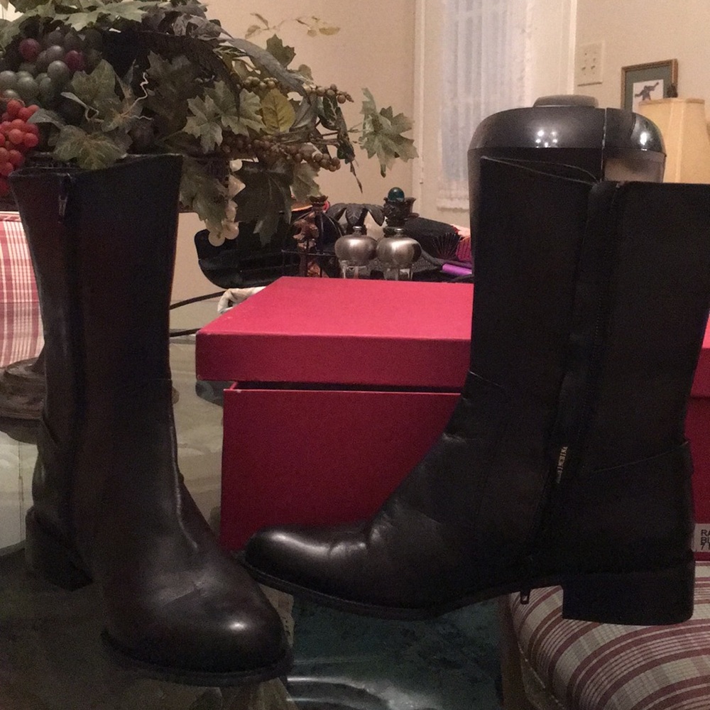 7 Vaneli Black Nappa ankle boots